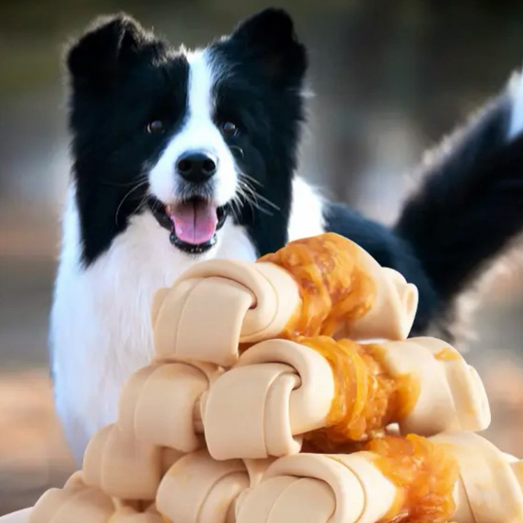 チキンを生皮で包んだスティック 犬用おやつ